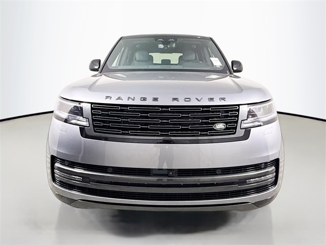 2025 Land Rover Range Rover SE photo 2