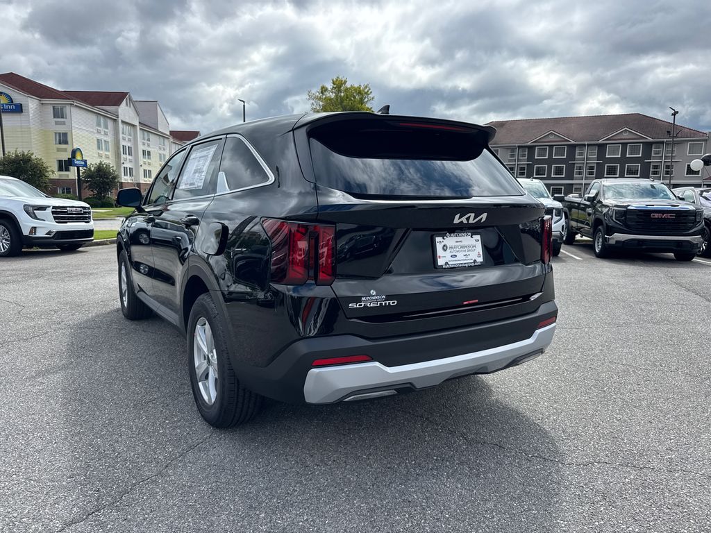 2026 Kia Sorento LX photo 5