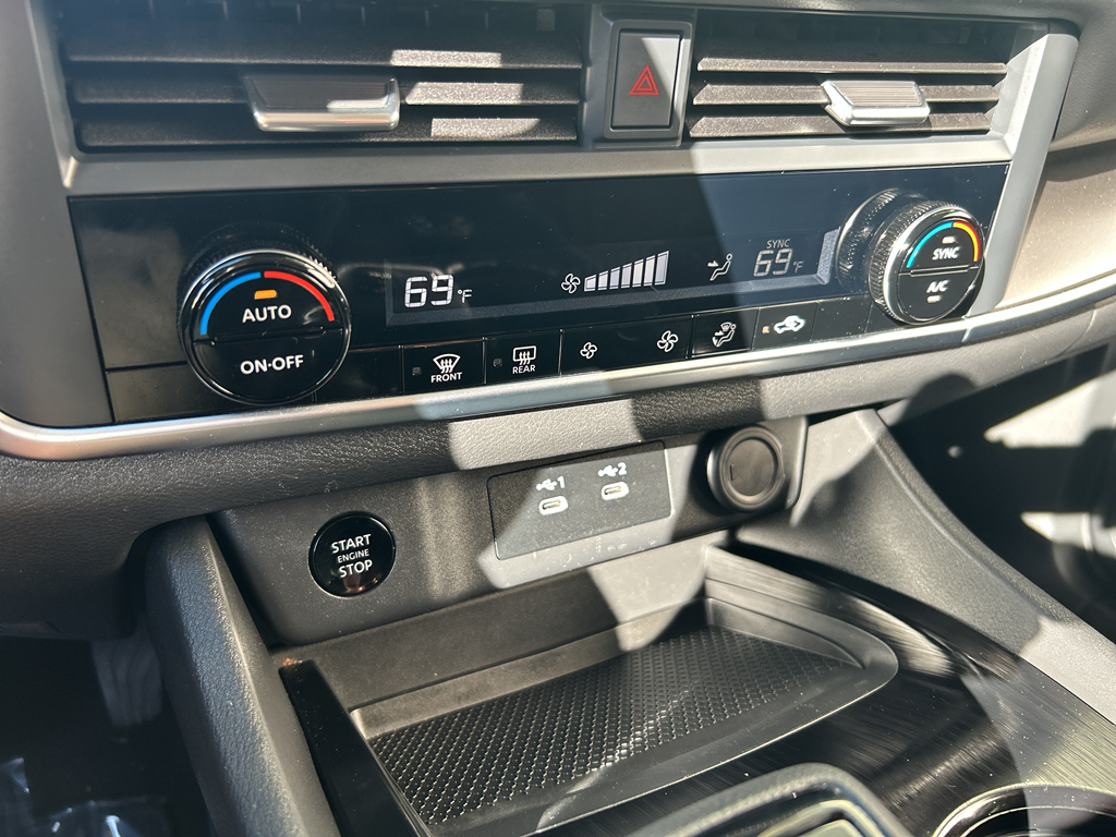2024 Nissan Rogue SV photo 19