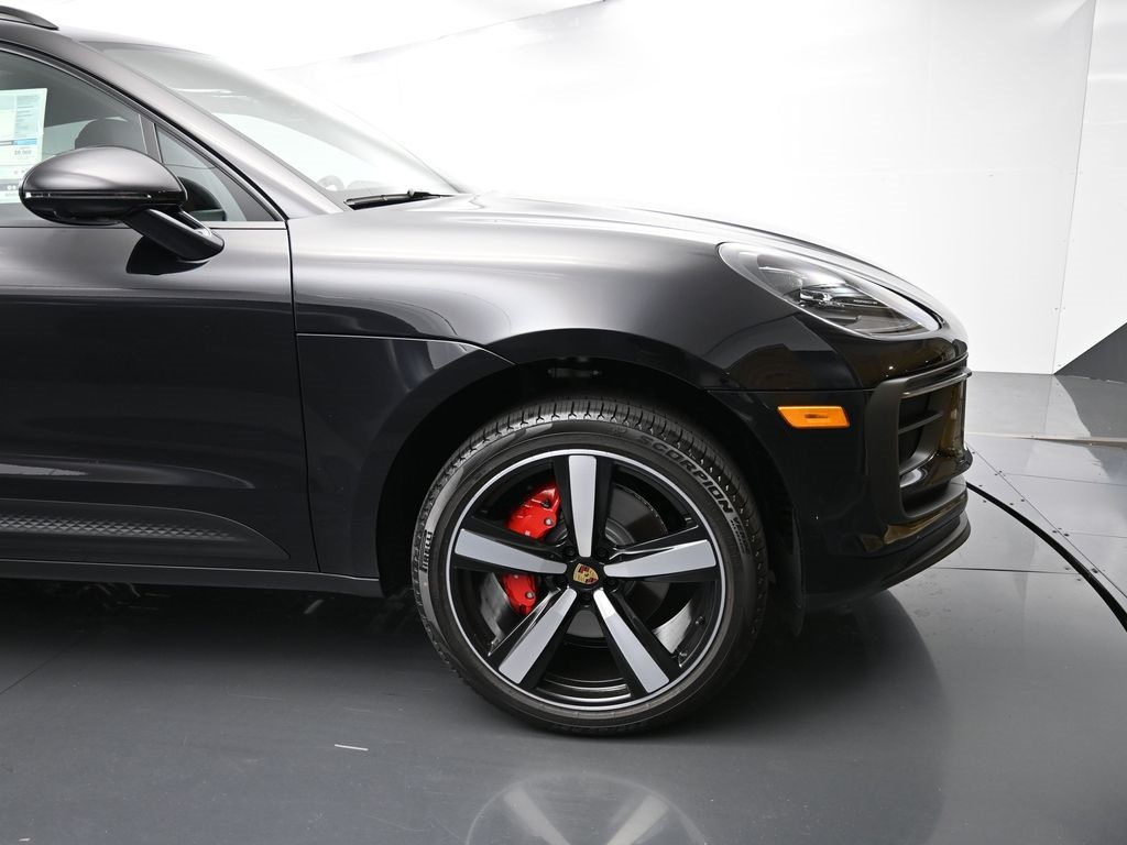 2026 Porsche Macan S photo 19