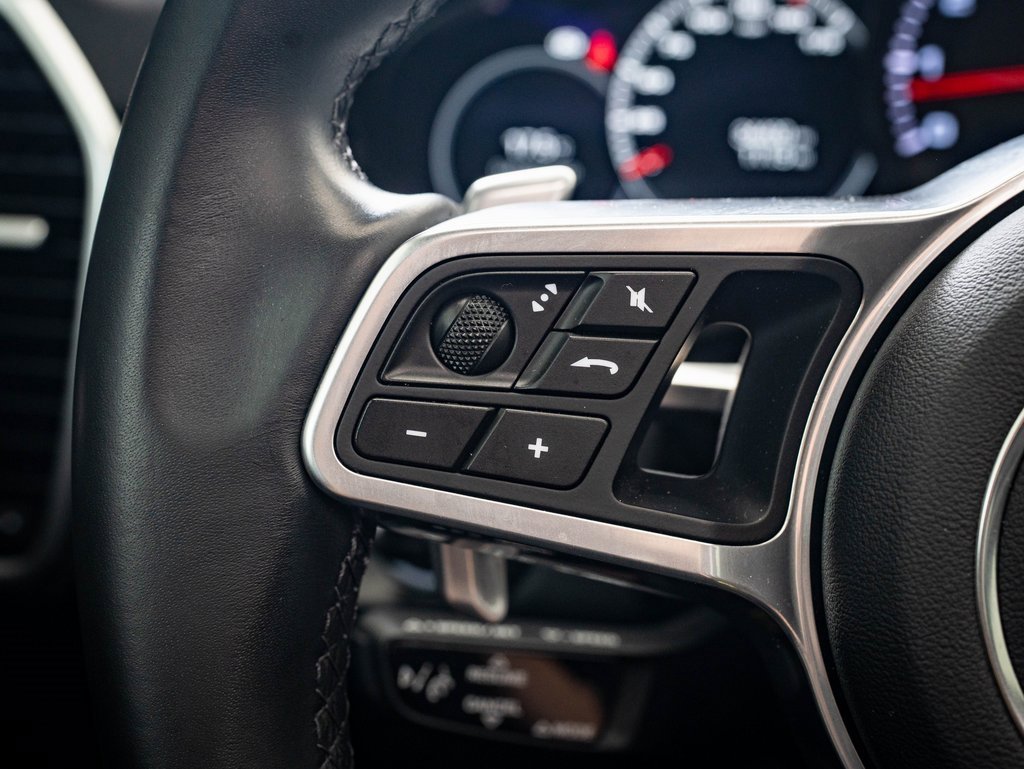 2023 Porsche Cayenne Platinum Edition photo 22