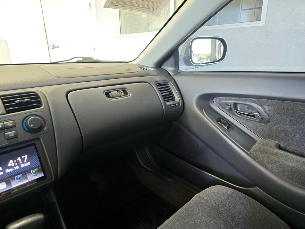 2001 Honda Accord LX photo 27