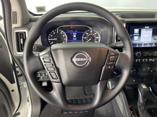 2025 Nissan Frontier SV photo 6
