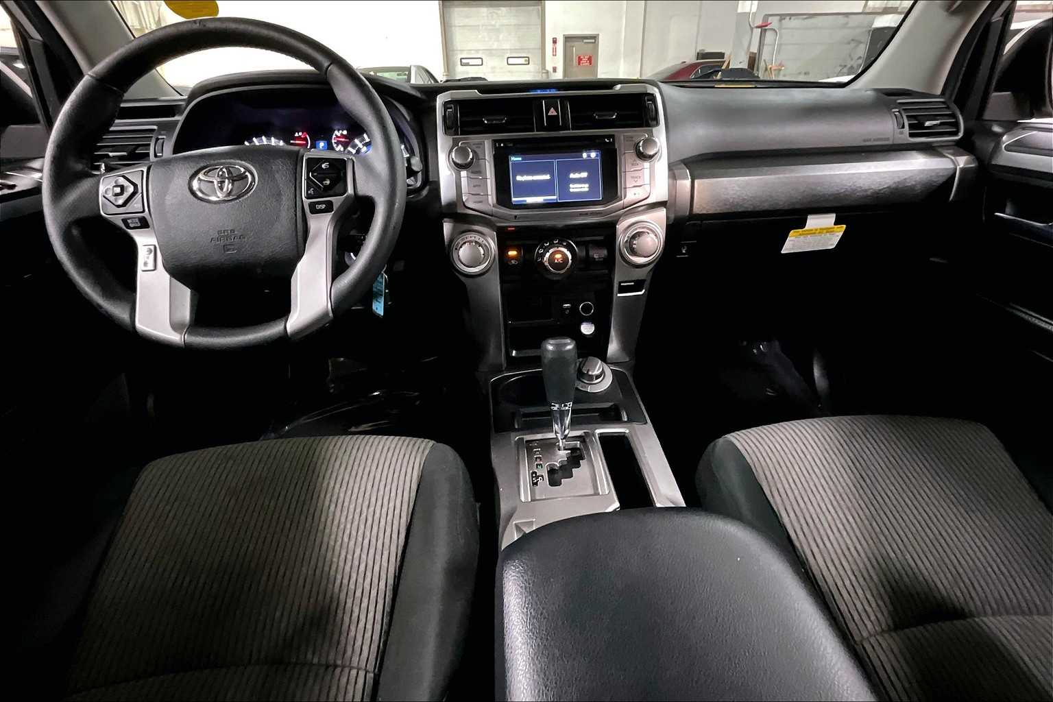 2018 Toyota 4Runner SR5 photo 14