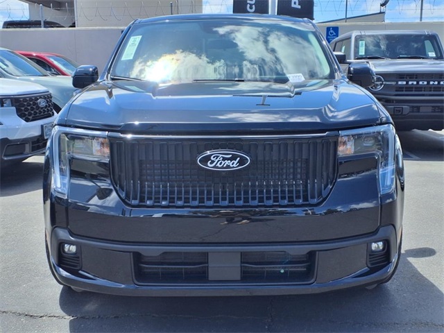 2025 Ford Maverick photo 2