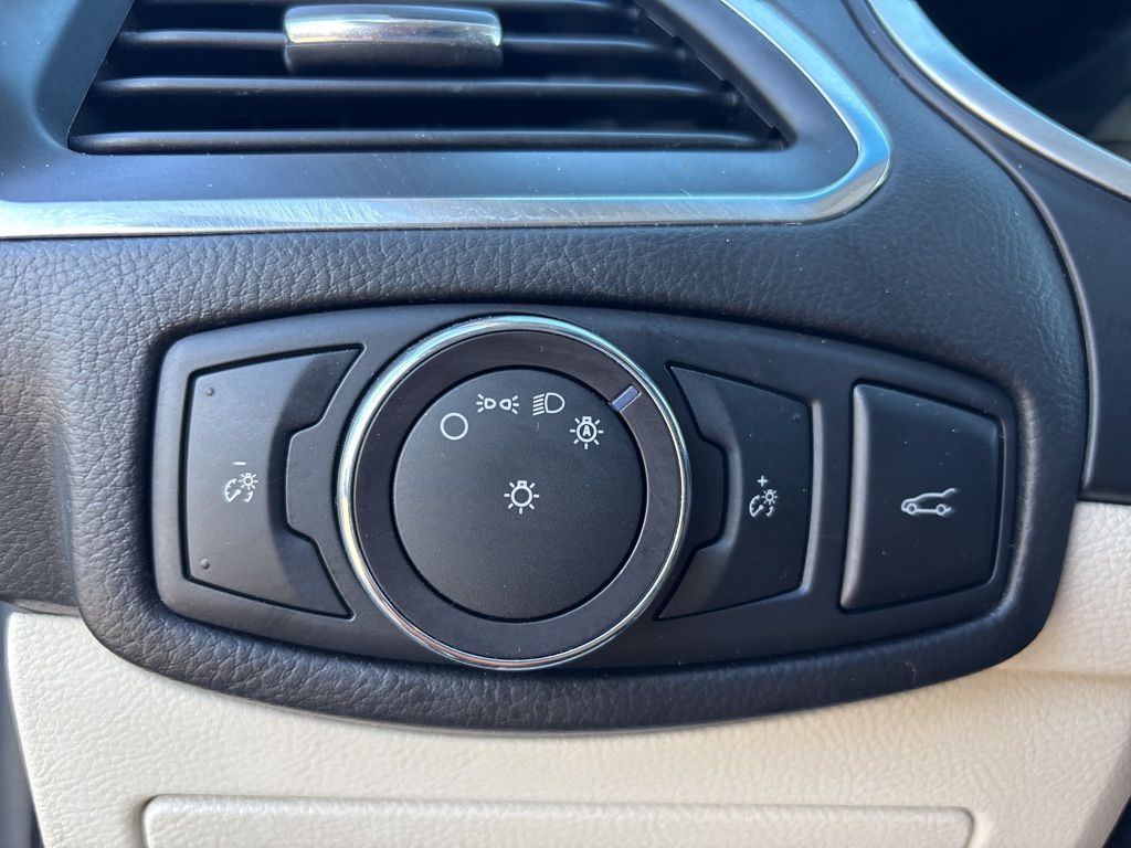 2018 Ford Edge Titanium photo 15