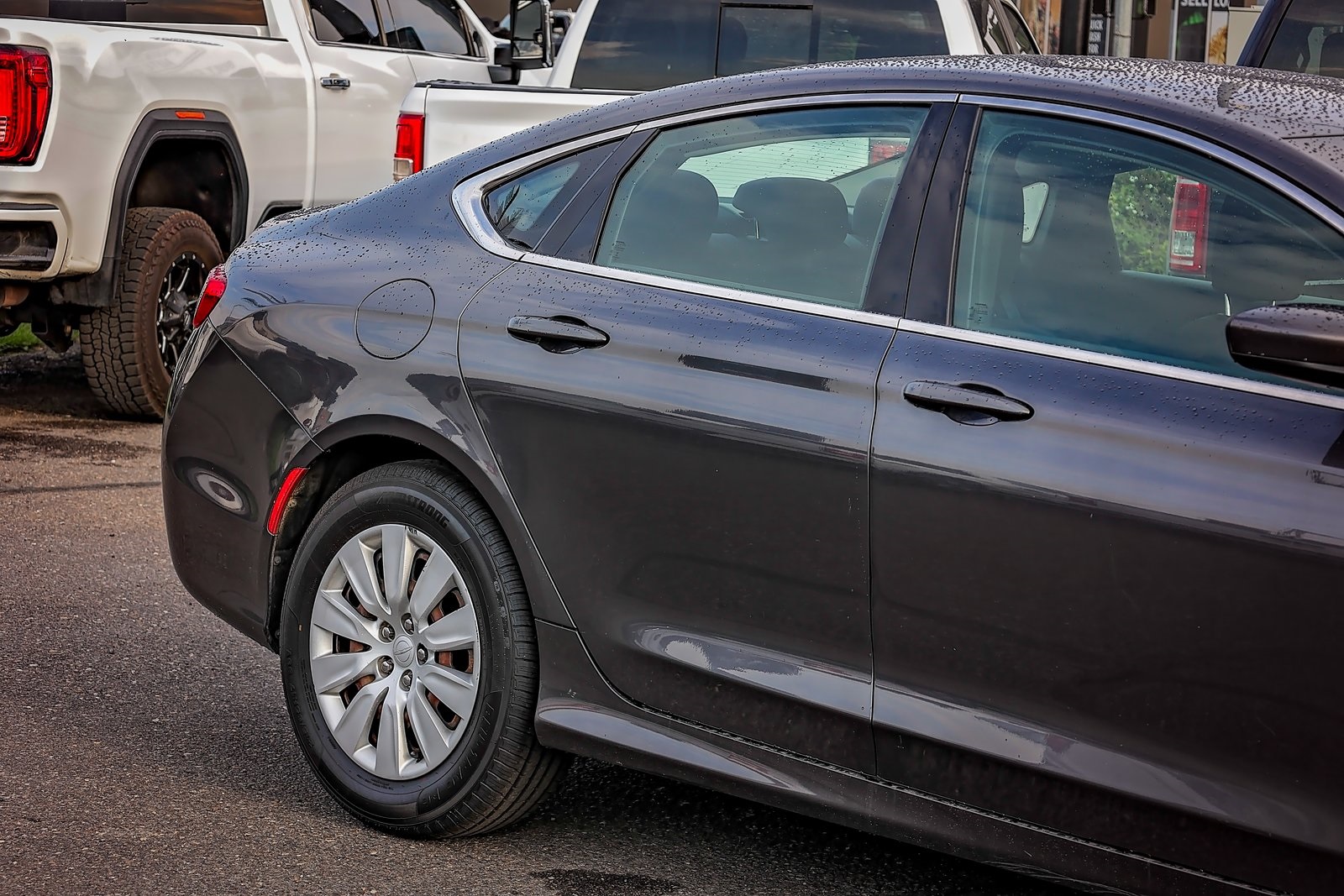 2015 Chrysler 200 LX photo 2
