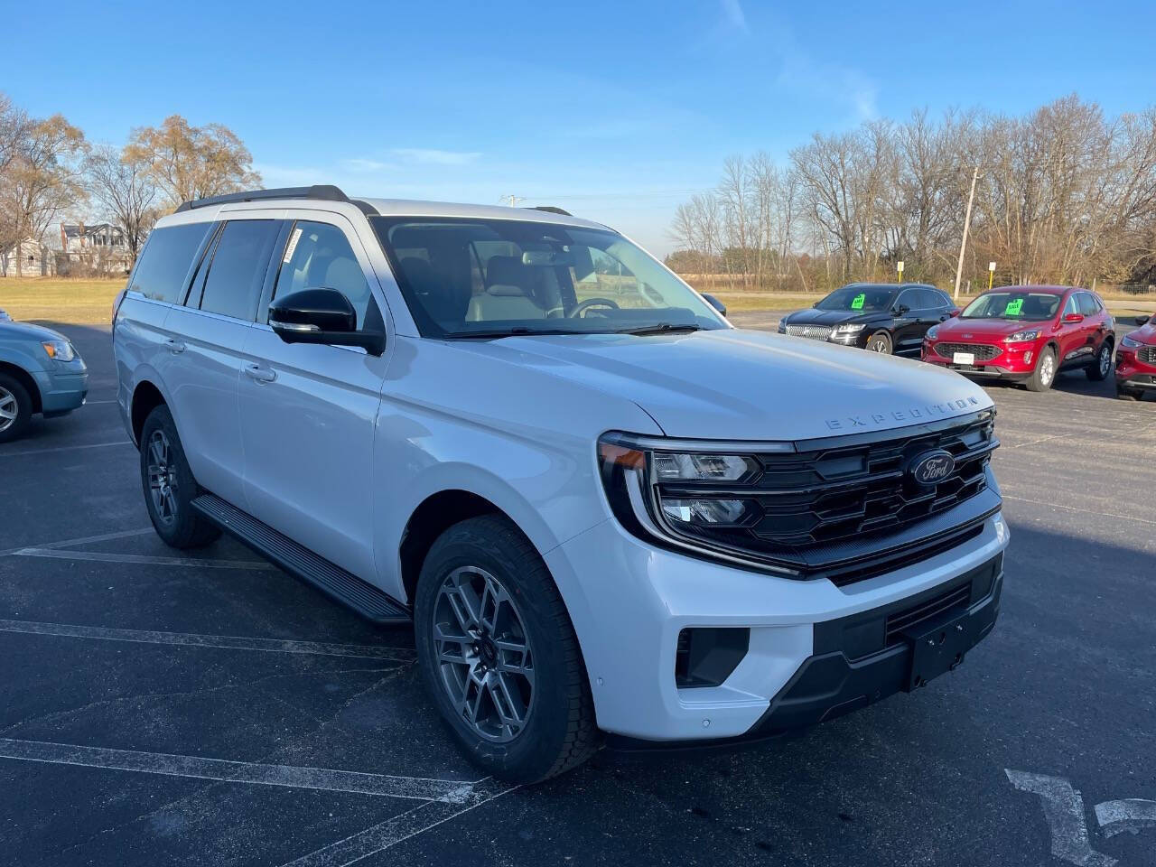 2025 Ford Expedition photo 2