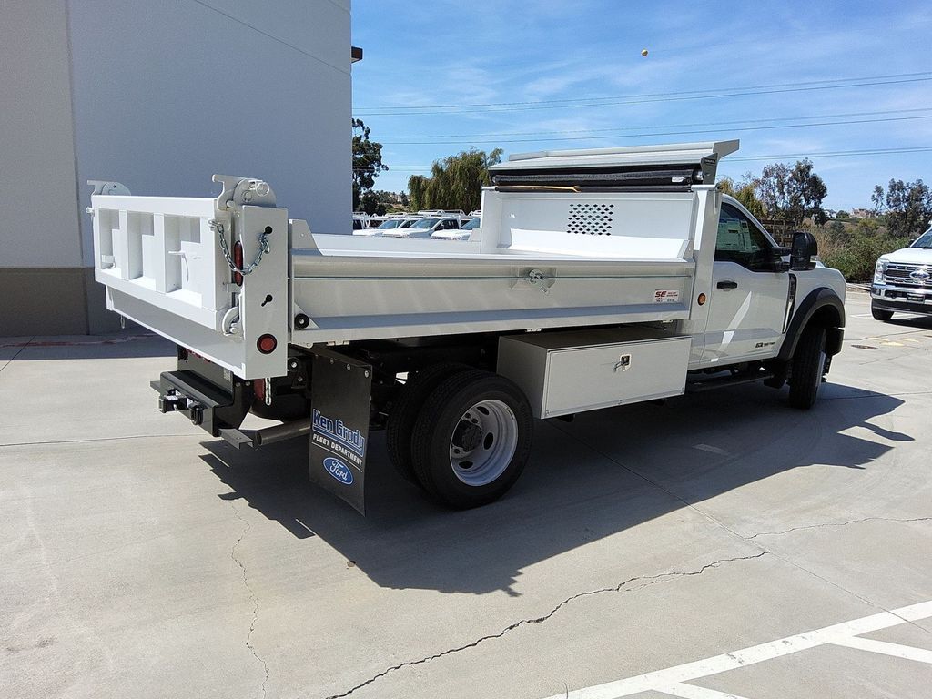 2024 Ford F-550 photo 16