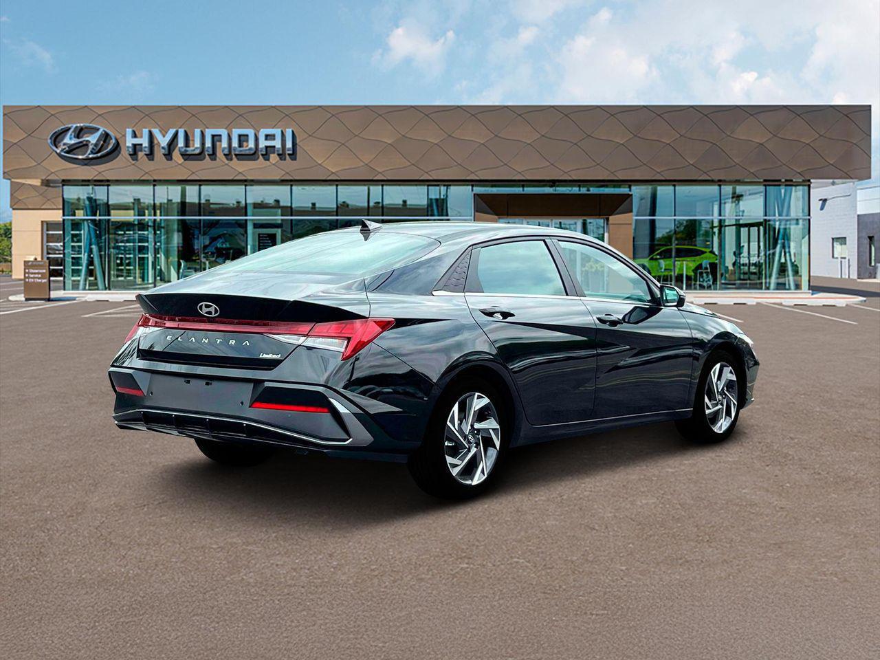2025 Hyundai Elantra Limited photo 7