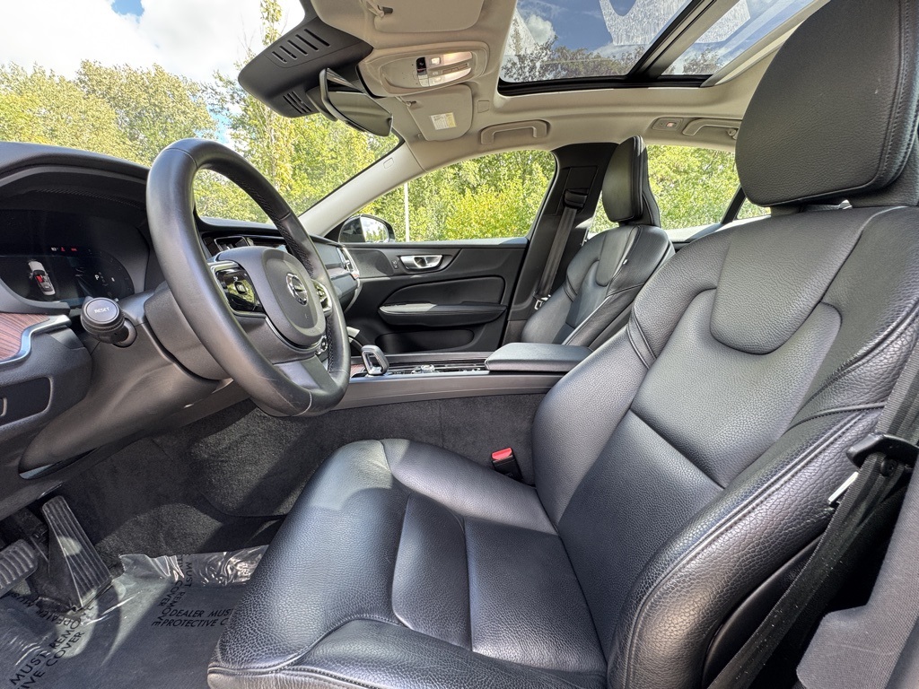 2024 Volvo S60 B5 Plus photo 13