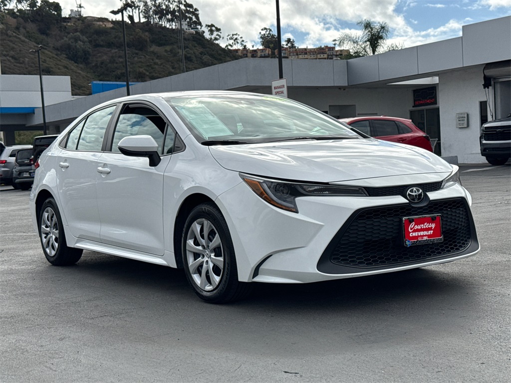 2022 Toyota Corolla LE photo 4