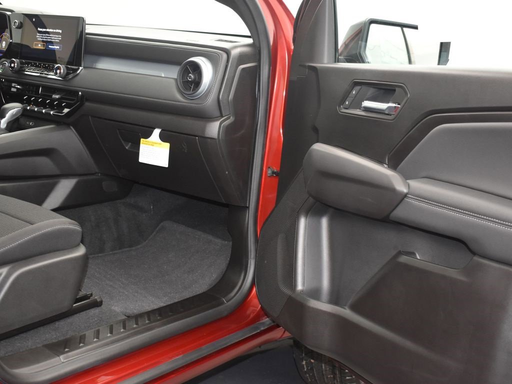 2026 Chevrolet Colorado LT photo 16