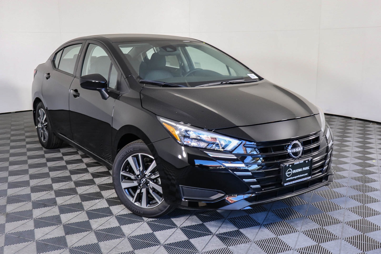 2025 Nissan Versa SV's photo