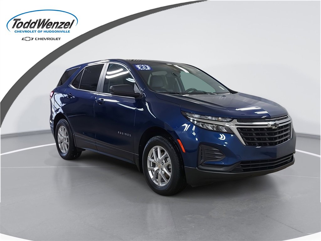 2023 Chevrolet Equinox LS's photo