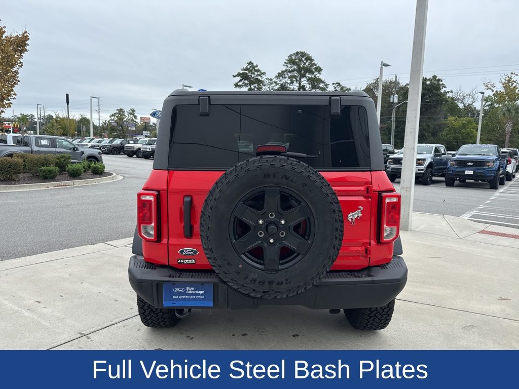 2024 Ford Bronco Black Diamond photo 4