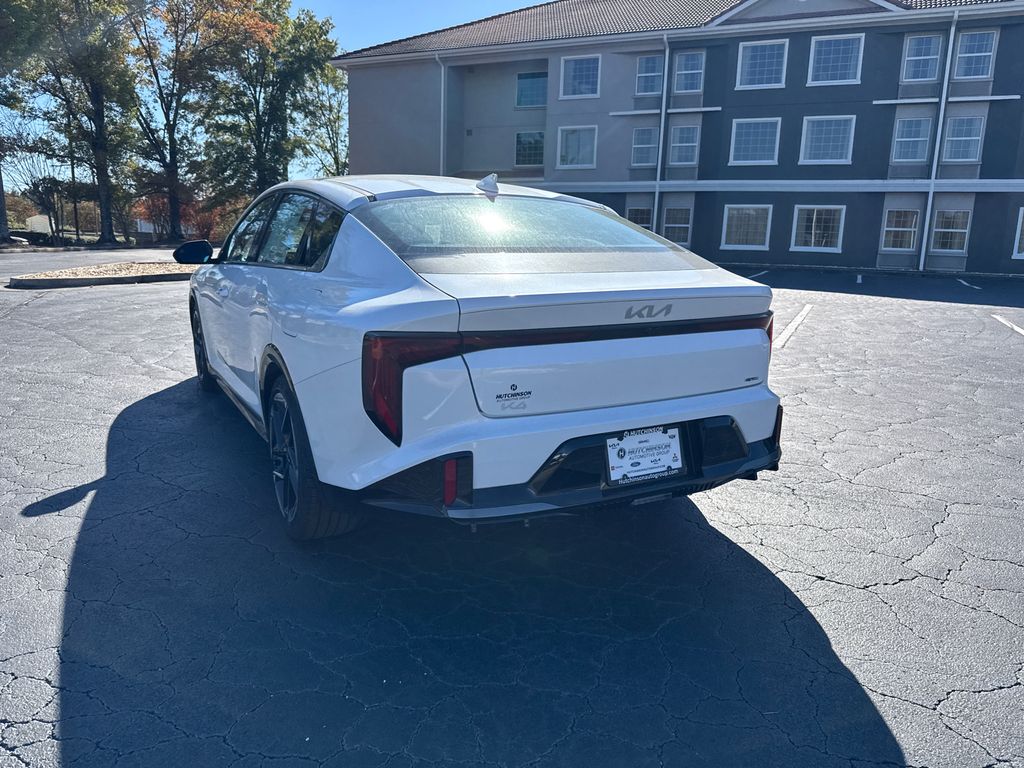 2025 Kia K4 GT-Line photo 4
