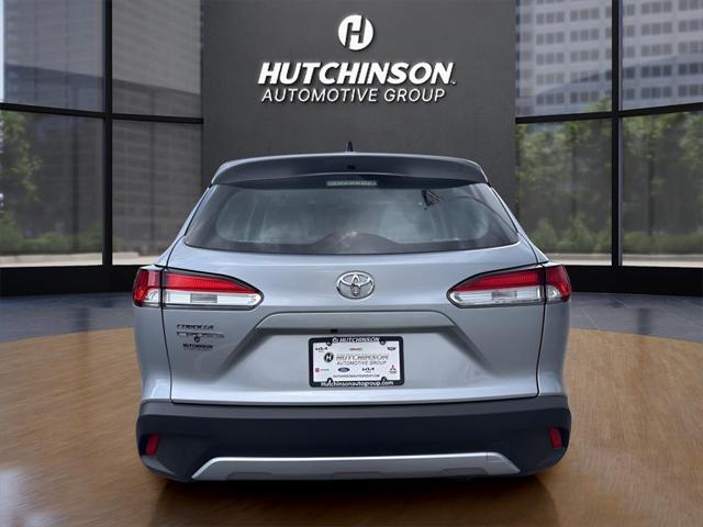 2025 Toyota Corolla Cross L photo 4