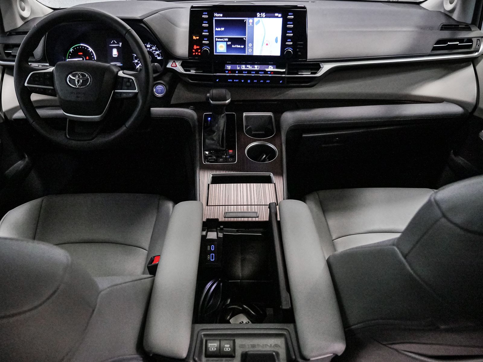 2024 Toyota Sienna XLE photo 22