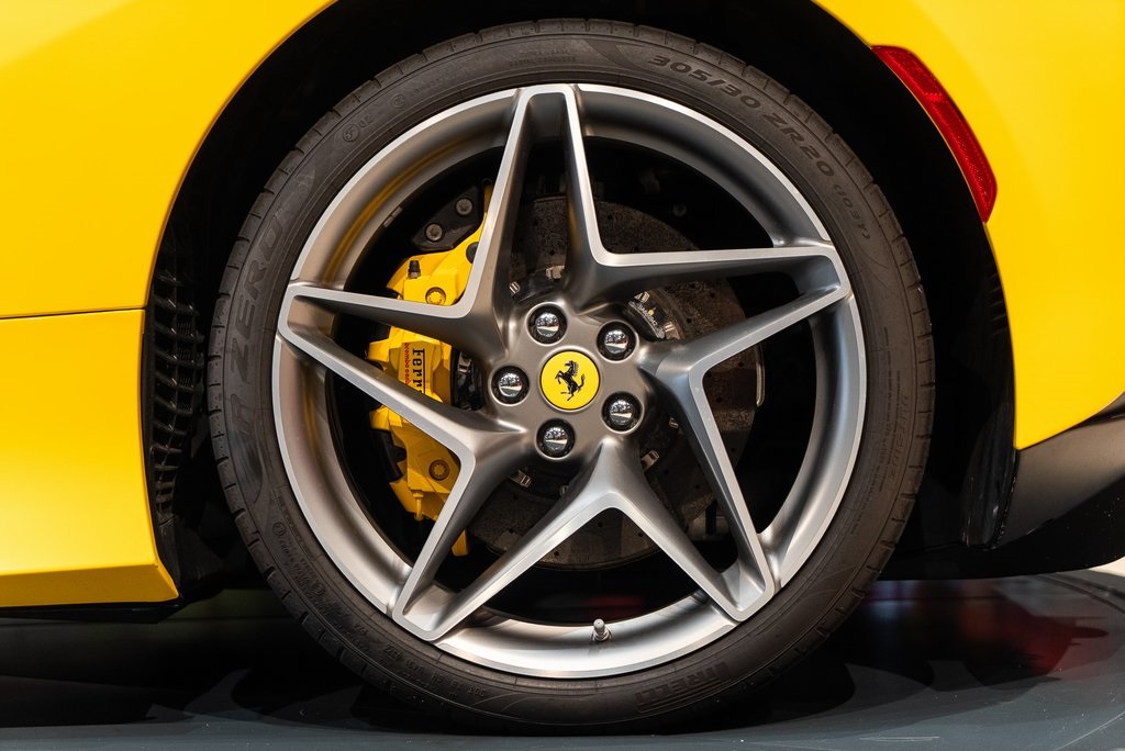 2022 Ferrari F8 Spider Base photo 13