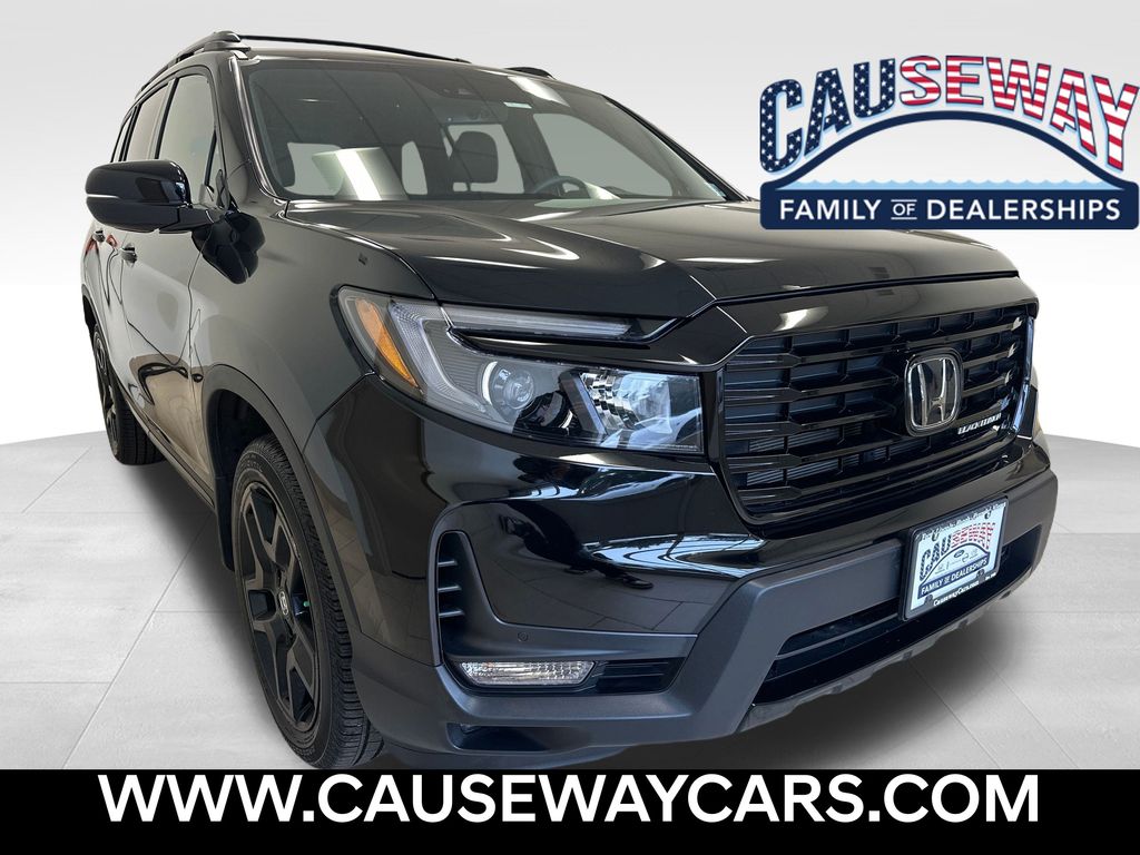 2025 Honda Passport Black Edition's photo