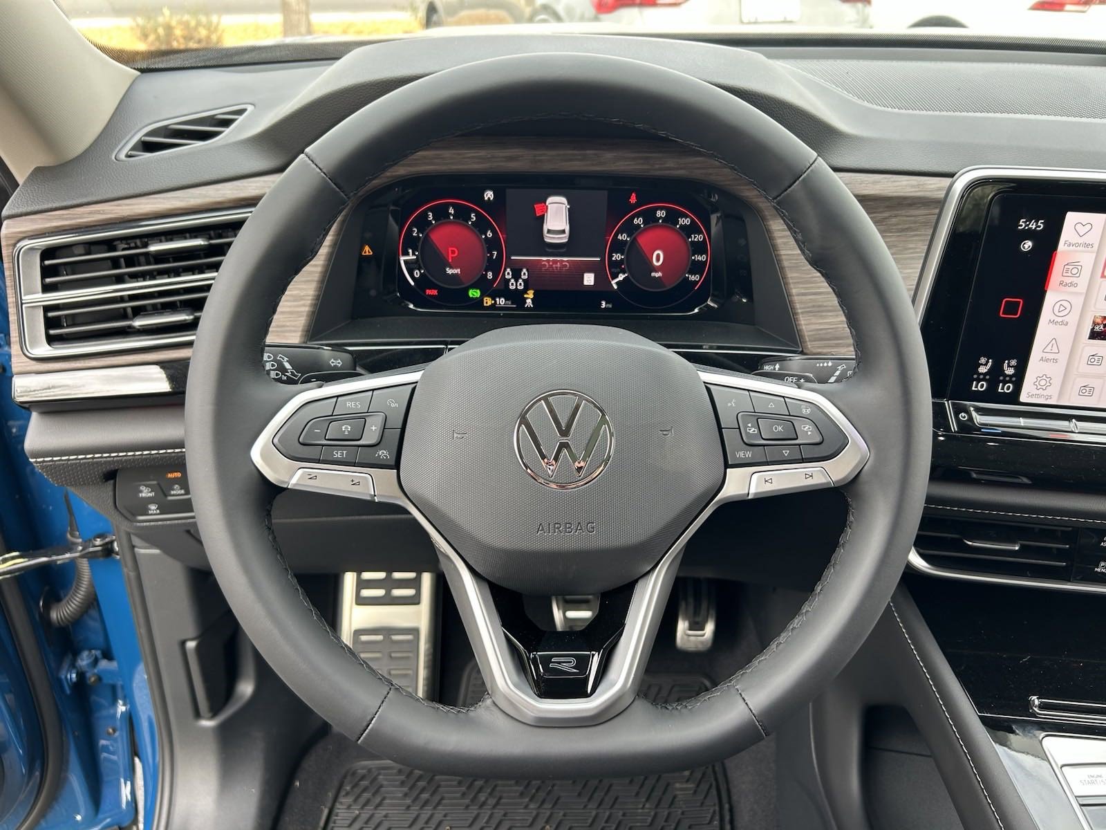 2025 Volkswagen Atlas SEL Premium R-Line photo 20