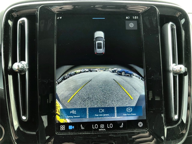 2024 Volvo XC40 Core photo 7