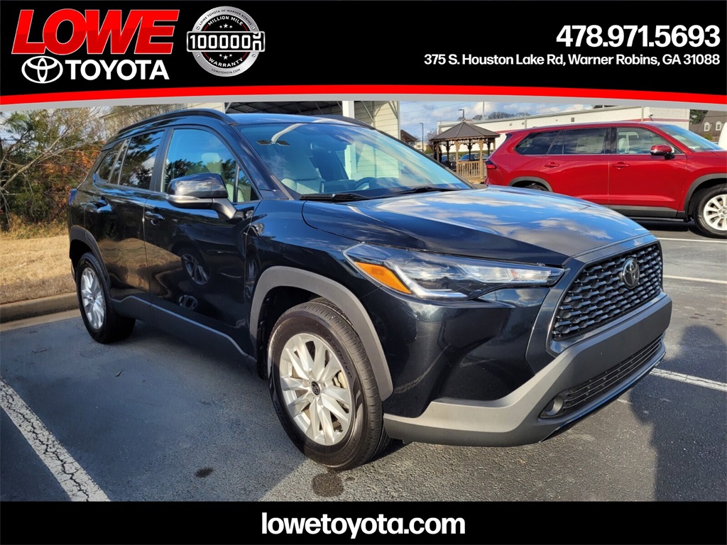 2022 Toyota Corolla Cross LE's photo