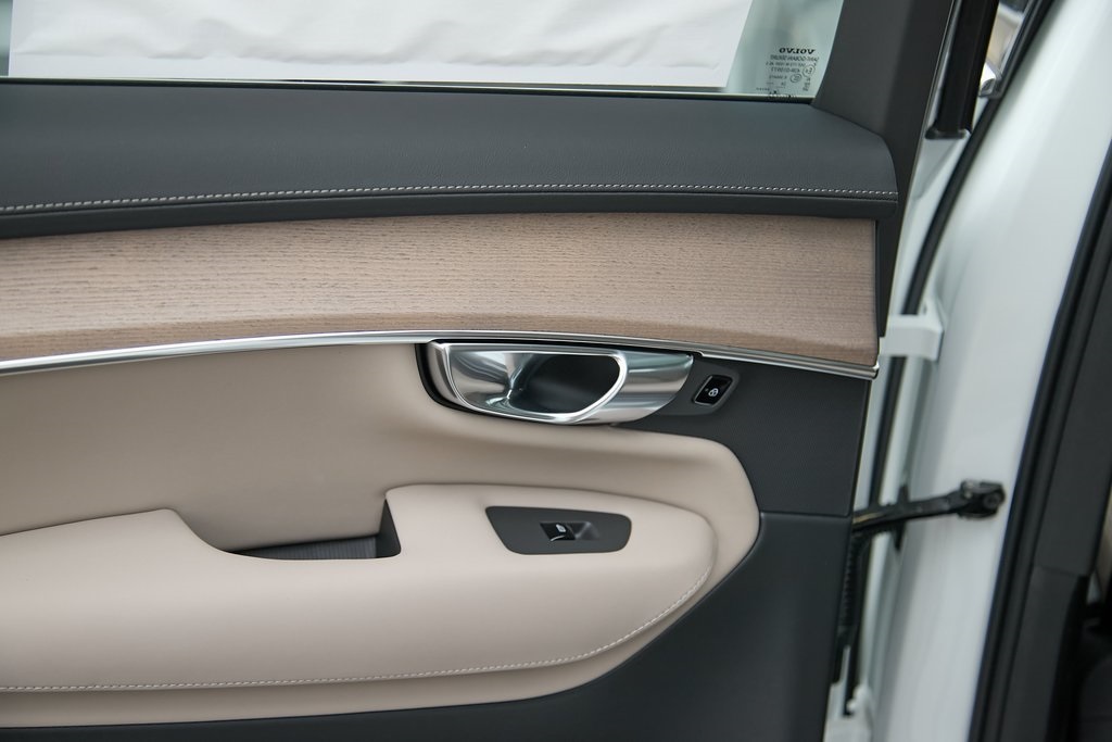 2026 VOLVO XC90 - Image 19