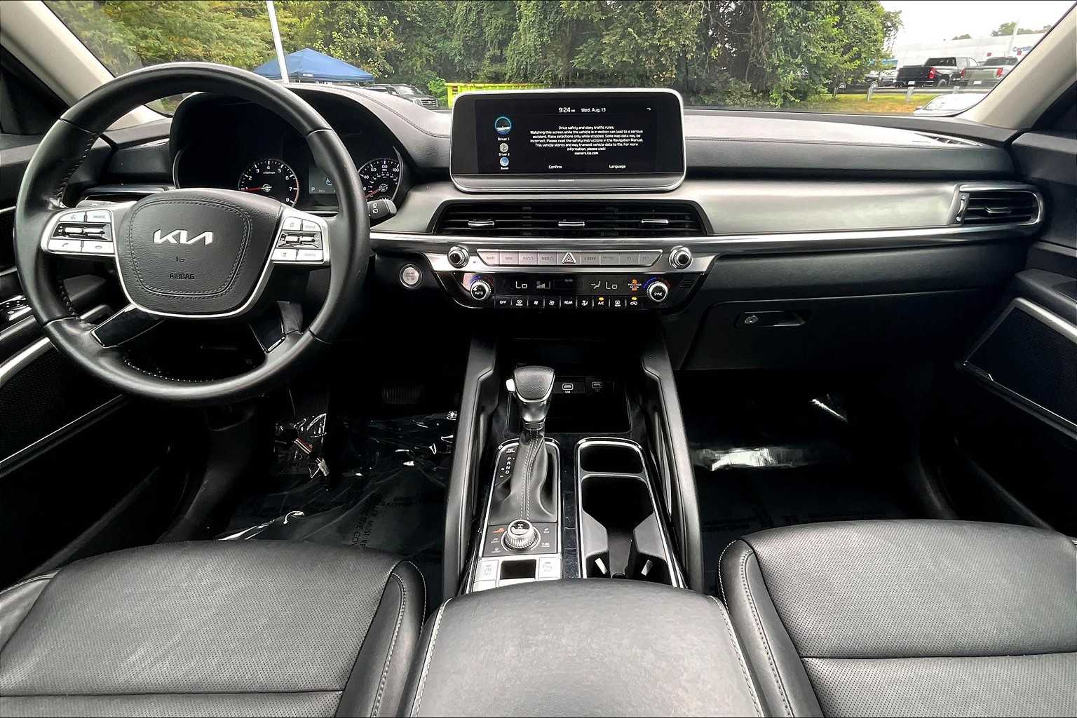 2022 Kia Telluride LX photo 13