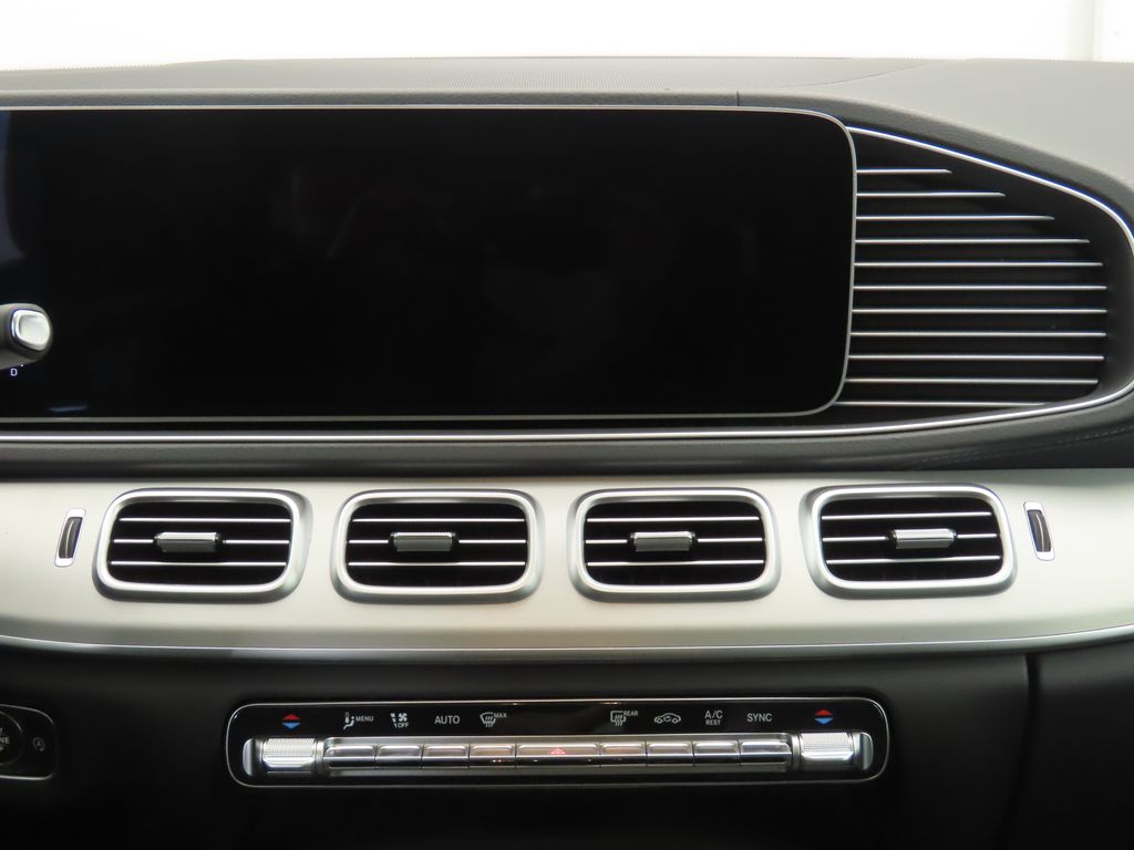2025 Mercedes Benz GLS 450 4MATIC photo 14