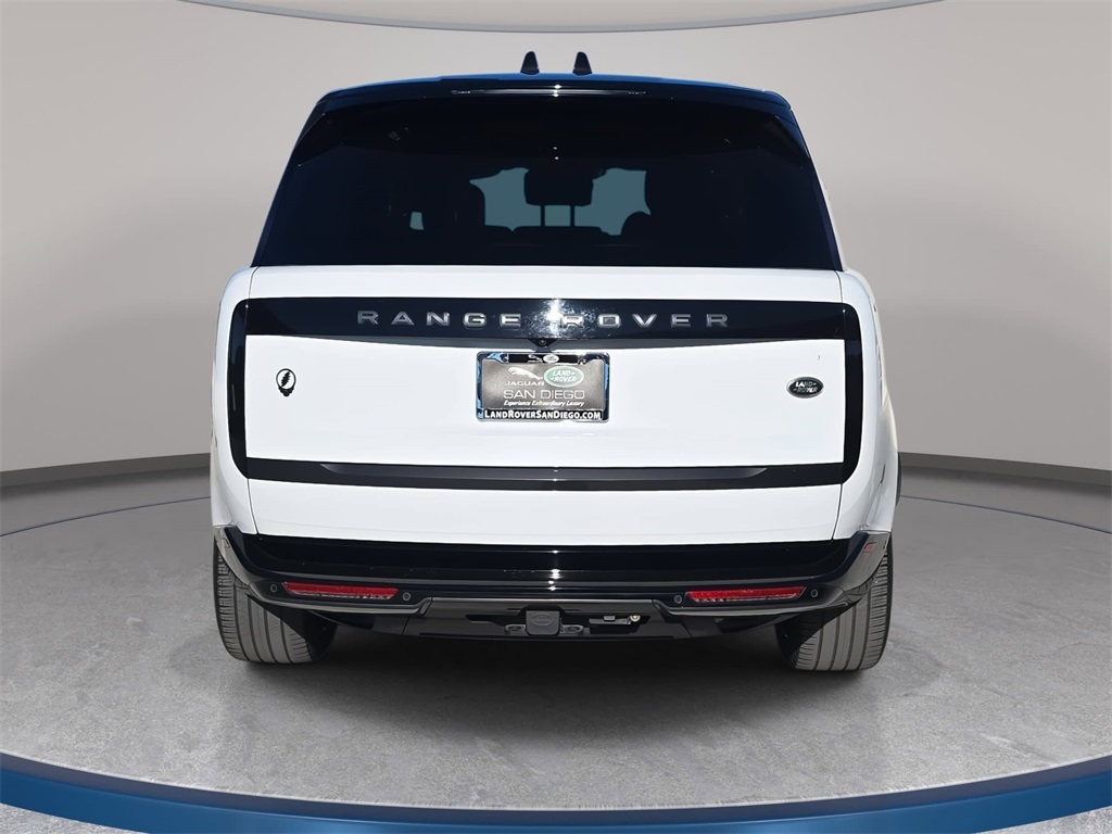 2023 Land Rover Range Rover SE photo 3