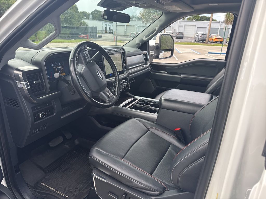 2023 Ford F-350 photo 3