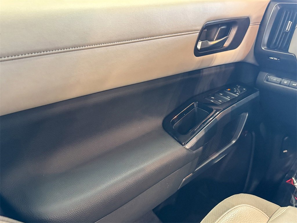 2022 Nissan Pathfinder SL photo 38