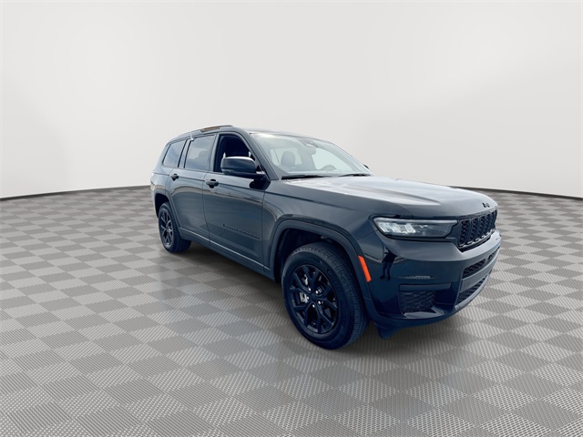 2024 Jeep Grand Cherokee Altitude photo 2