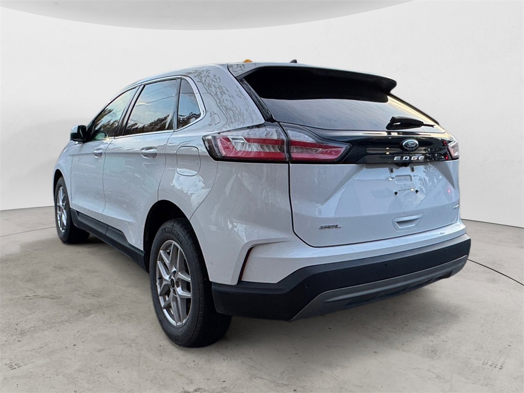 2024 Ford Edge SEL photo 3