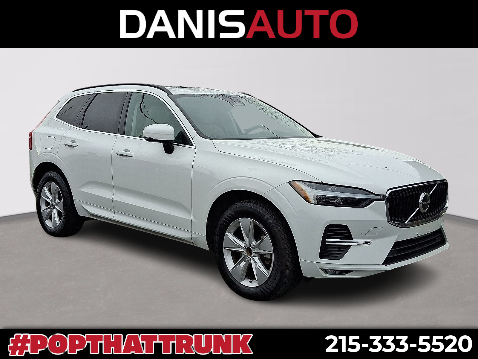 2022 Volvo XC60 Momentum's photo