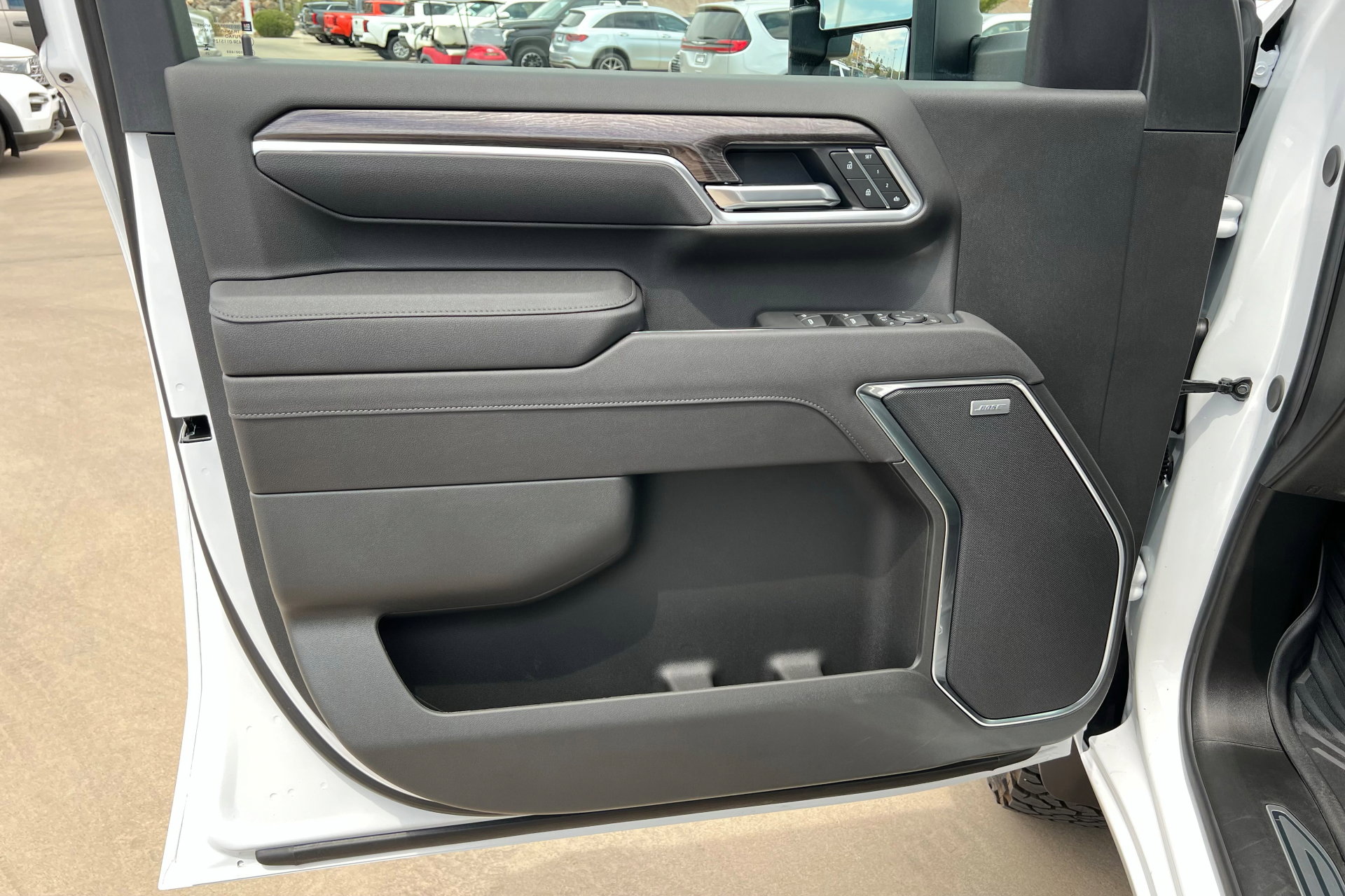 2025 Chevrolet Silverado 3500HD LTZ photo 14
