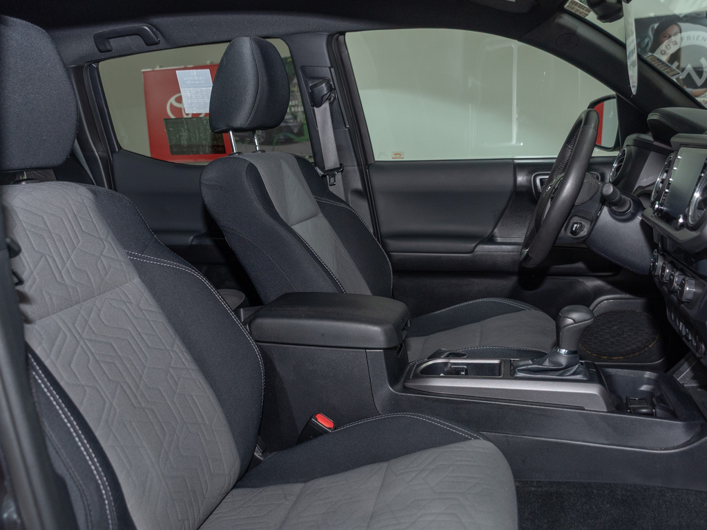 2021 Toyota Tacoma TRD Off-Road photo 18