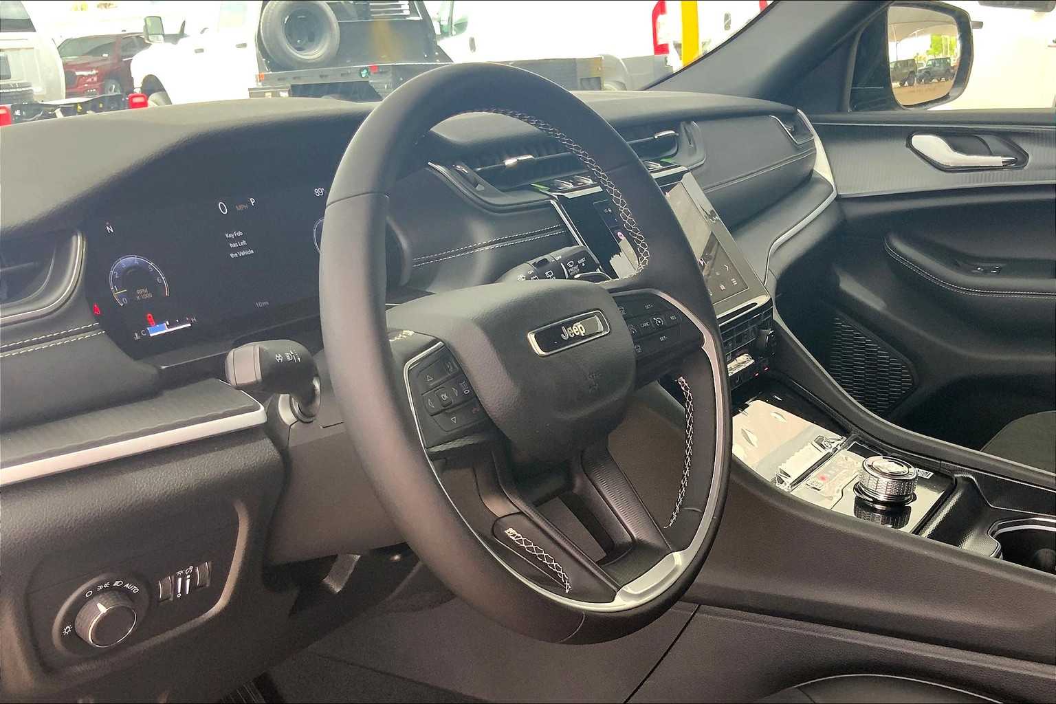 2025 Jeep Grand Cherokee Altitude X photo 8