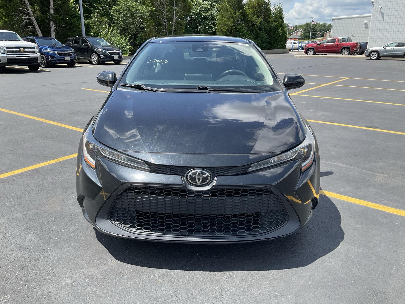 2021 Toyota Corolla LE photo 2