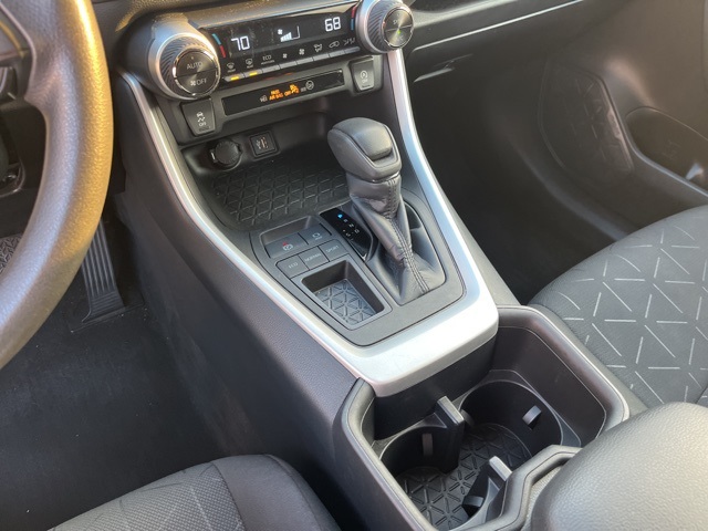 2024 Toyota RAV4 XLE photo 25