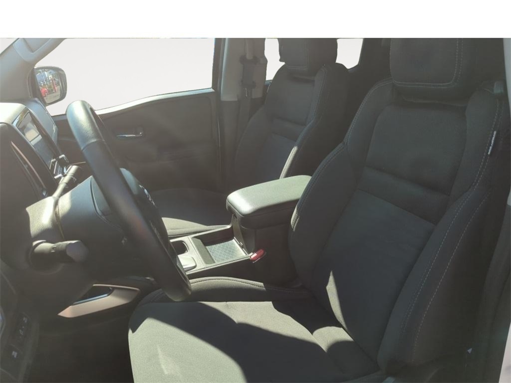 2023 Nissan Frontier SV photo 12