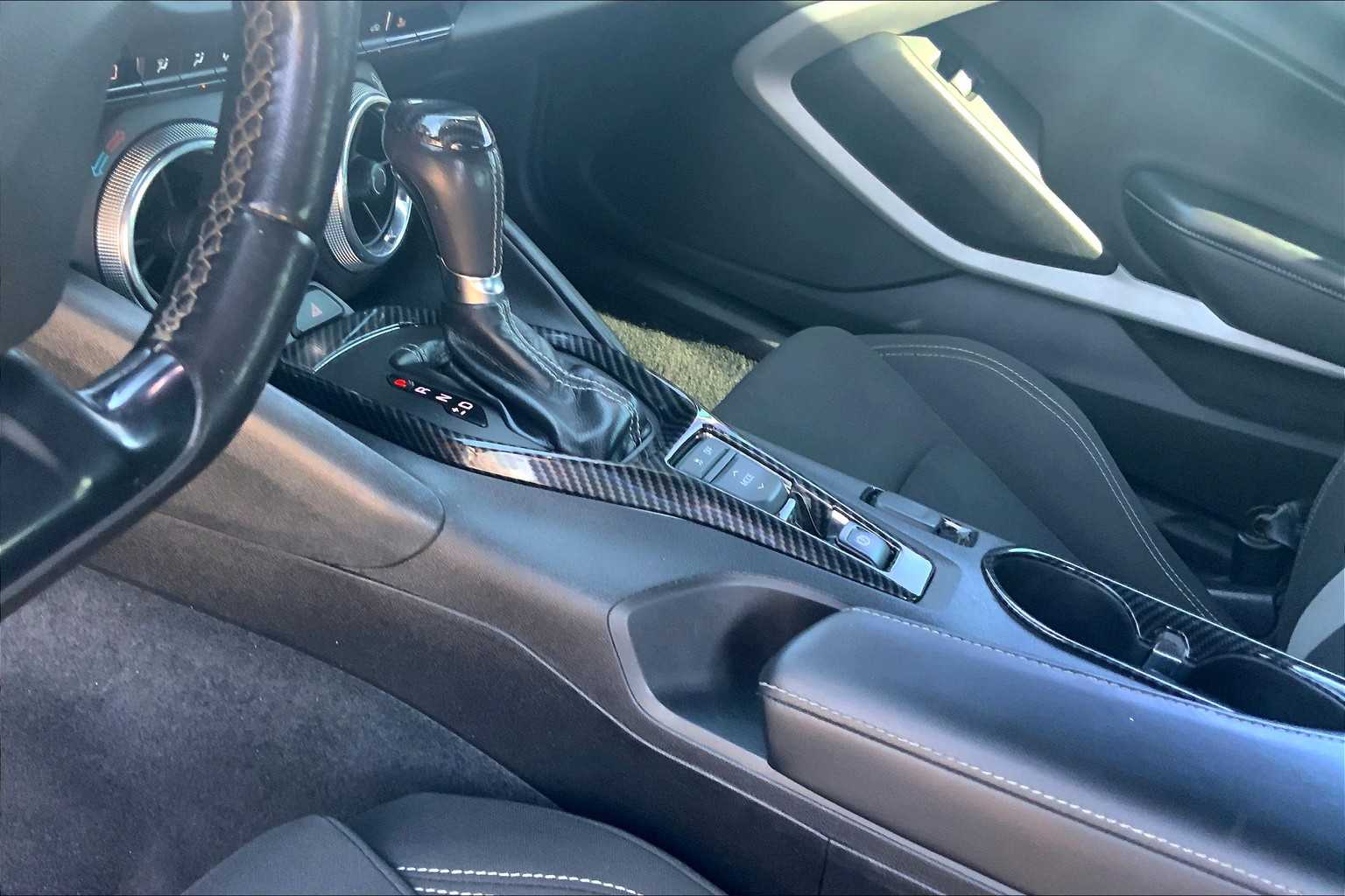 2019 Chevrolet Camaro 1LT photo 11