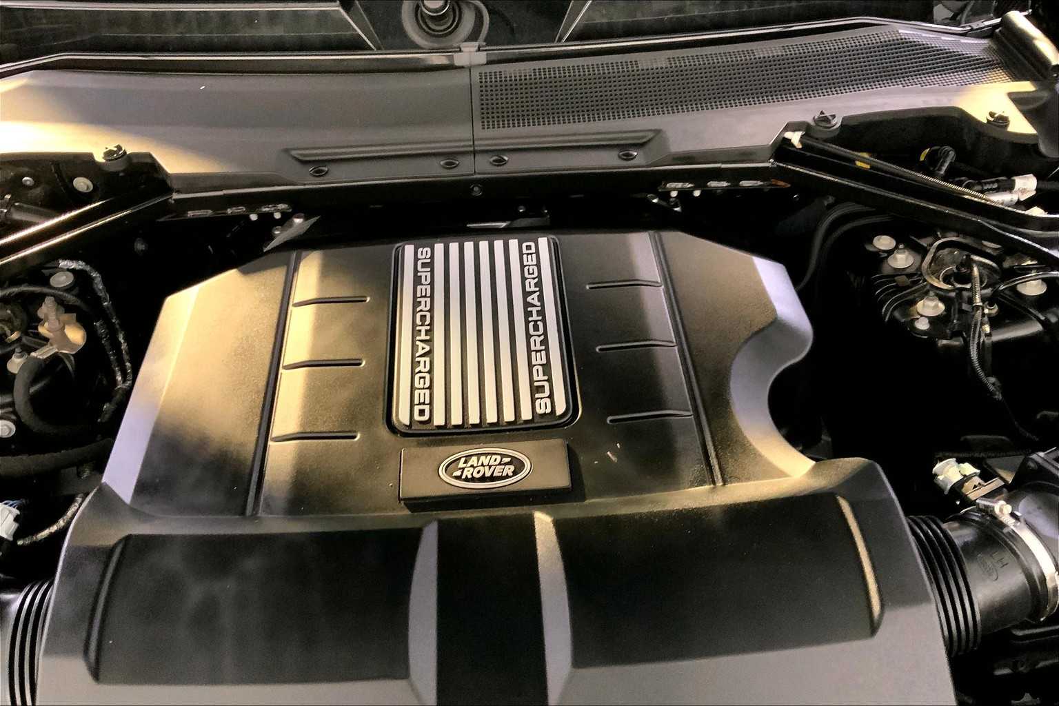 2023 Land Rover Defender V8 photo 33