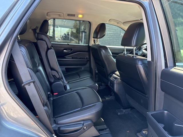 2022 Nissan Pathfinder SL photo 12