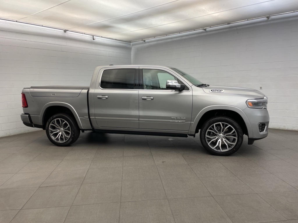 2025 Ram 1500 photo 3