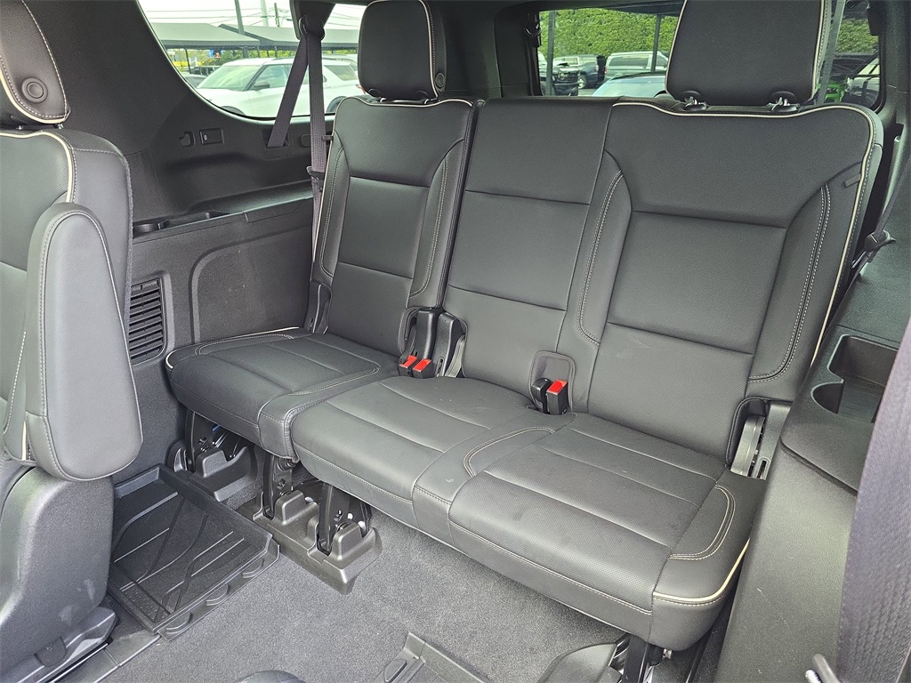 2021 Chevrolet Suburban Premier photo 16