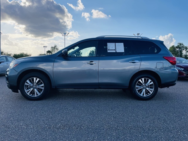 2020 Nissan Pathfinder SL photo 3