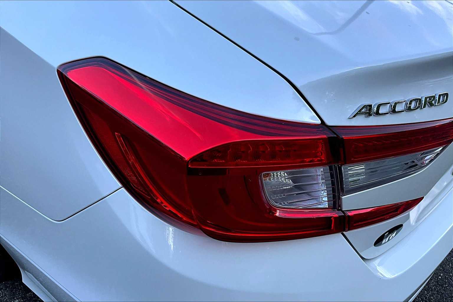 2019 Honda Accord LX 1.5T photo 25